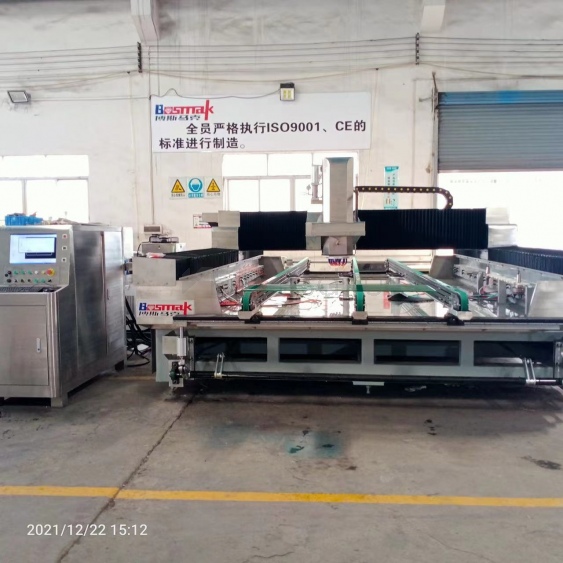 Обрабатывающий центр CNC с возможностью внедрения в концепцию Индустрии 4.0
