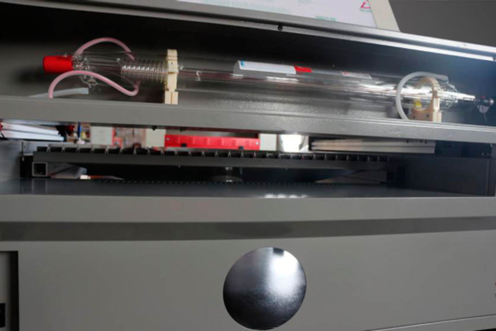 Электронный шкаф лазерной установки